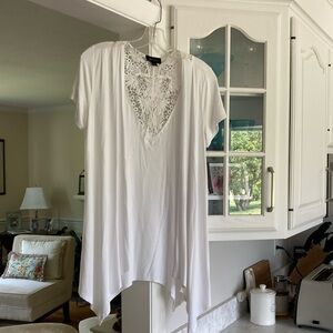 WOMEN’s NWT WHITE KNIT TOP